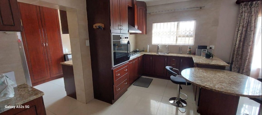 5 Bedroom Property for Sale in Roylglen Gardens Northern Cape